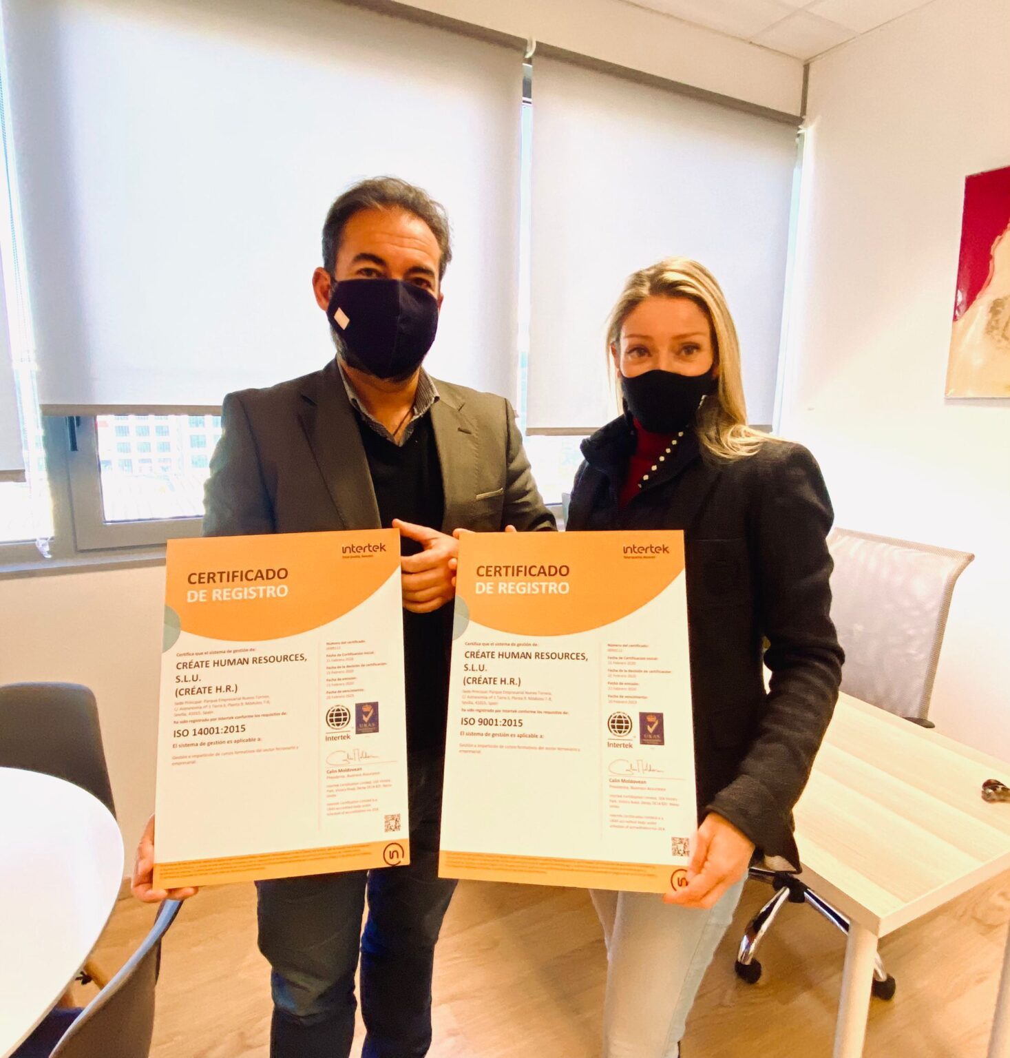 Créate HR recibe los certificados ISO 9001 e ISO 14001 2021 de manos de